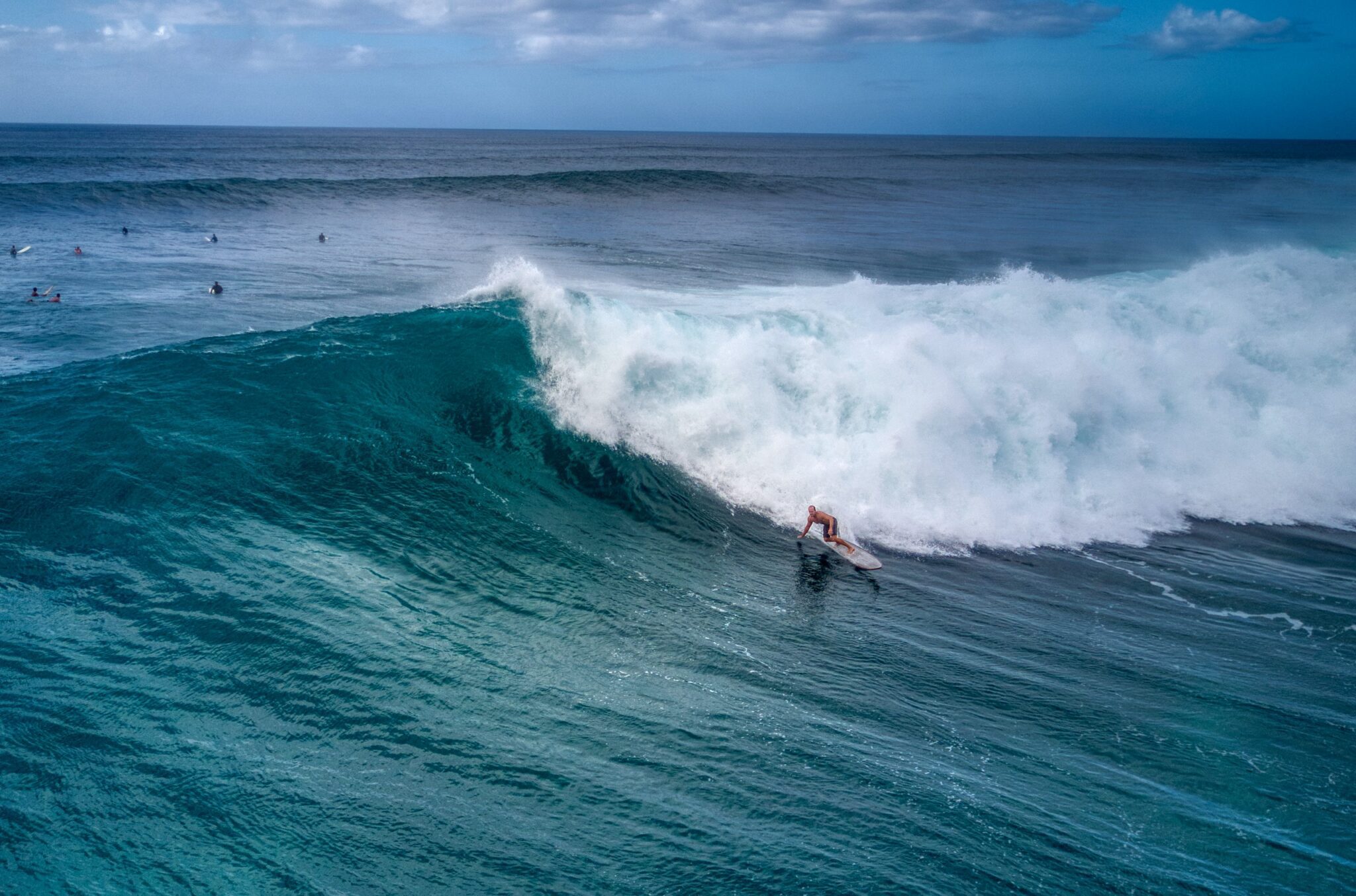 10 Incredible Oahu Surf Spots for Riding Waves & Fun Spectating  Cuvee